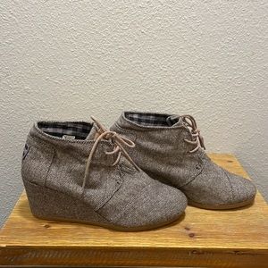 TOMS Women’s Tweed Herringbone Wedge / Bootie, size 8.5